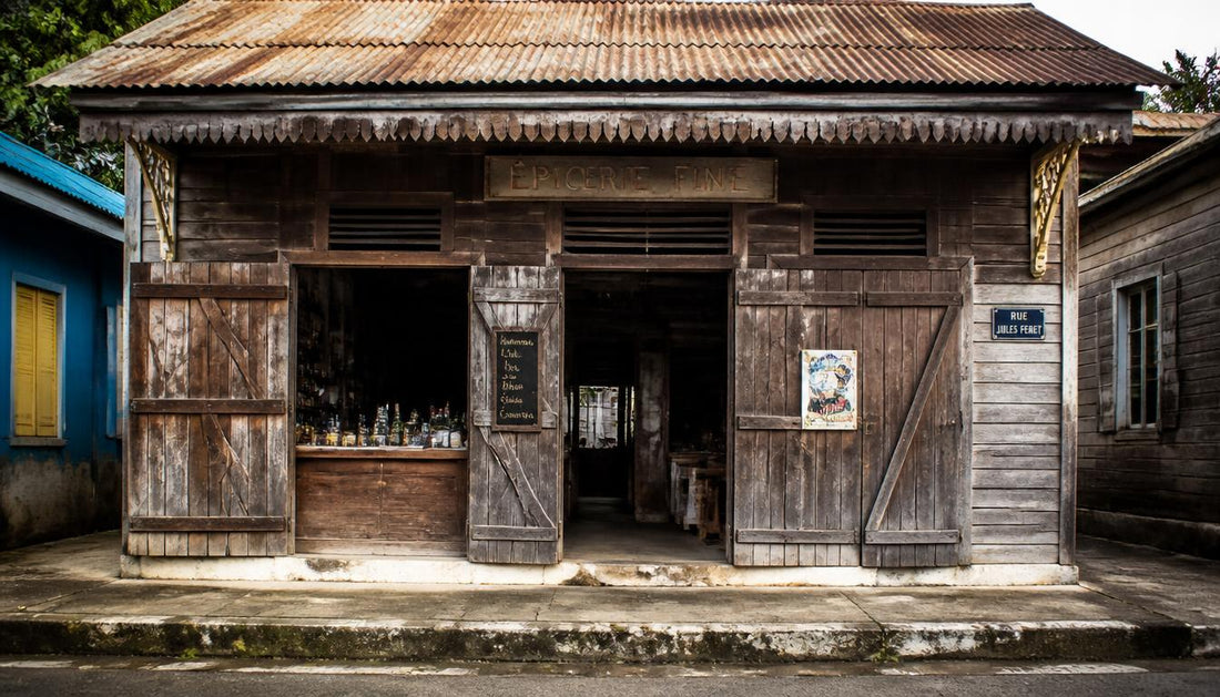 🏪Les anciennes boutiques réunionnaises : un patrimoine que l’on traverse sans le voir